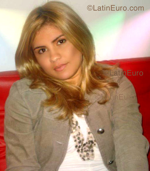 Date this georgeous Brazil girl Fernanda from Cajazeiras B1129