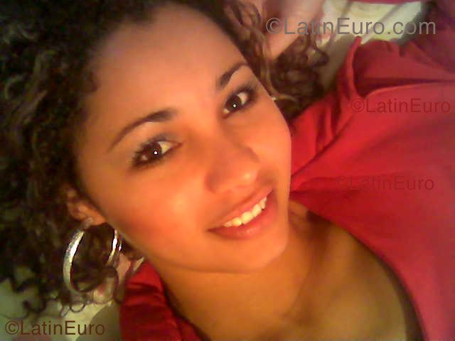 Date this fun Brazil girl Estrelah from Porto Aegre B1149