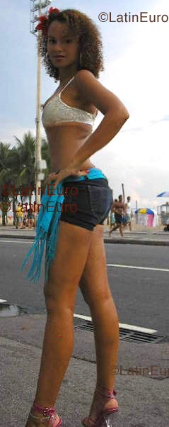 Date this passionate Brazil girl Fernanda from Rio De Janeiro B1152
