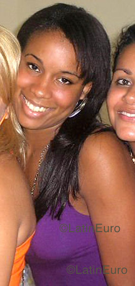 Date this charming Brazil girl Caroline from Rio de Janeiro B1158