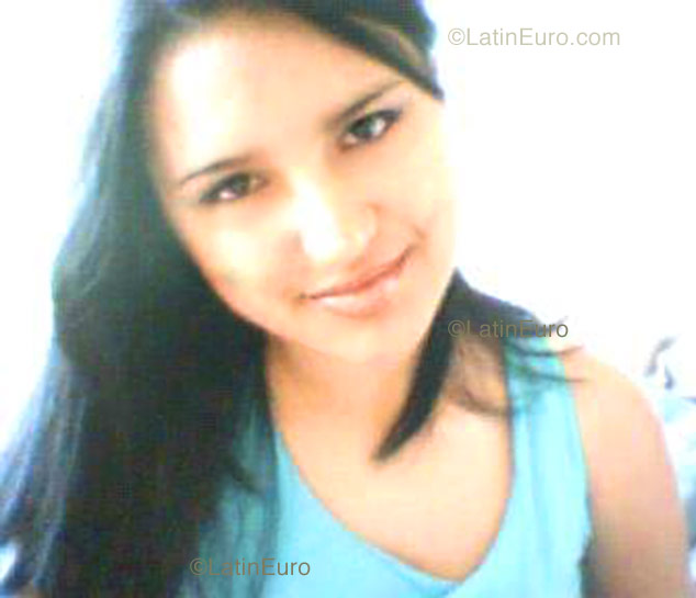 Date this voluptuous Brazil girl Vanessa from Fraiburgo B1207
