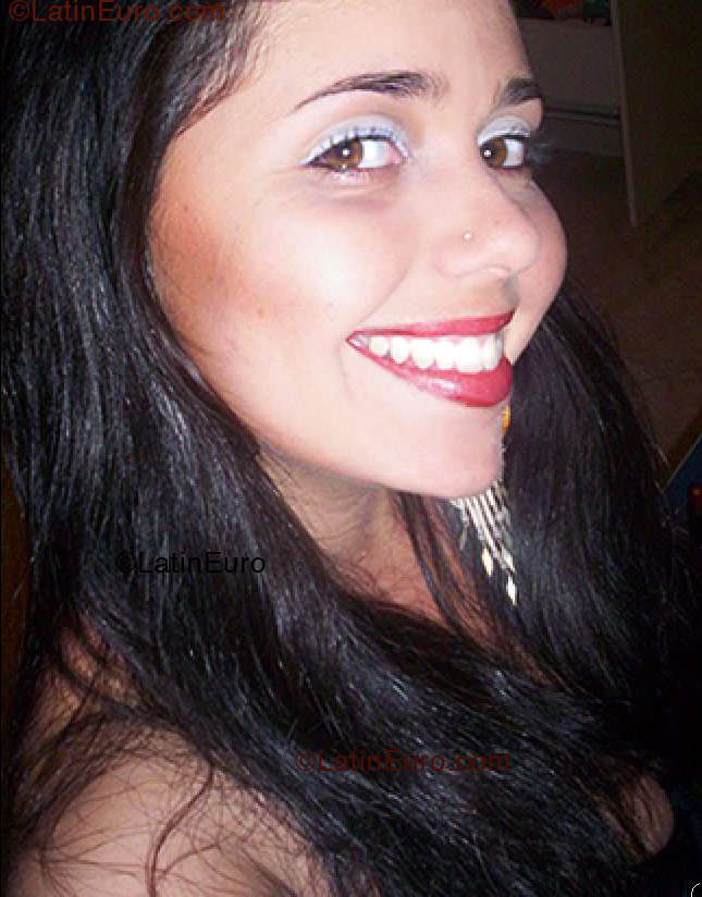 Date this sultry Brazil girl Camila from Indaiatuba B1277