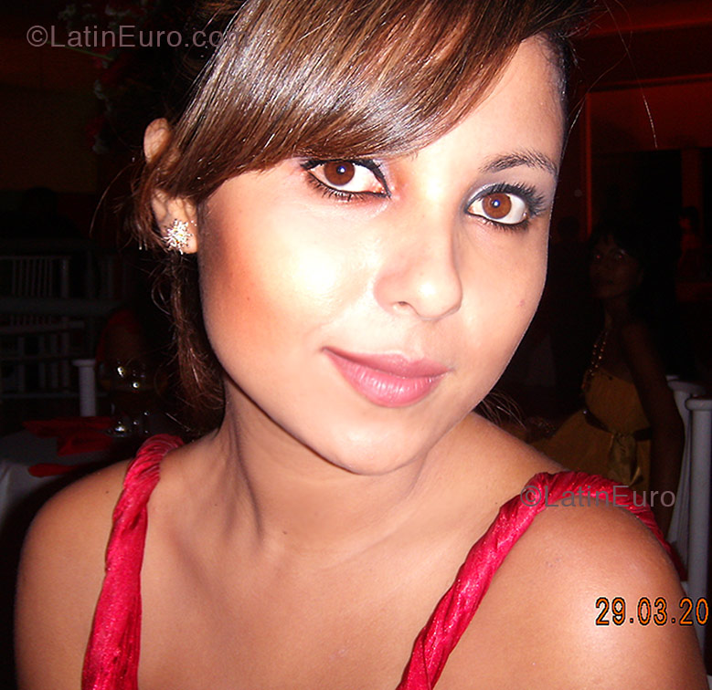 Date this georgeous Brazil girl Juliana from Goiania B1286