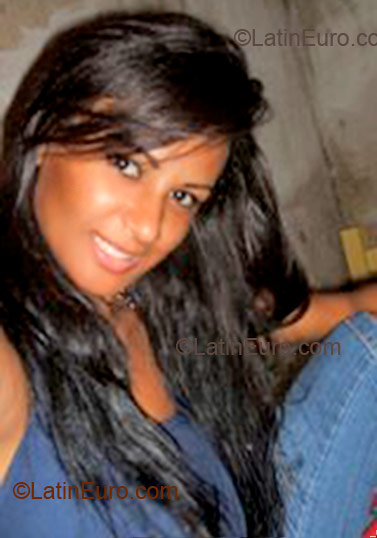 Date this hard body Brazil girl Nary from Sao Luis B1383