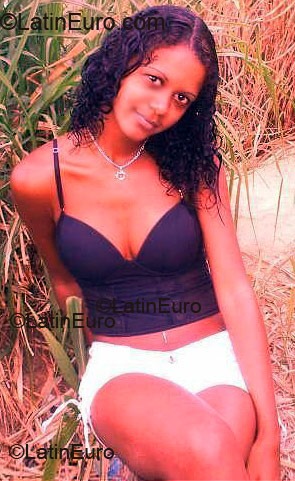Date this hard body Brazil girl Rita from Recife B1388