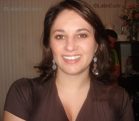 Date this voluptuous Brazil girl Nadja from Balneario Camboriu BR6191