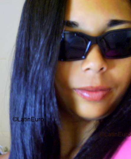 Date this attractive Brazil girl Fernanda- from Lauro De Freitas B1447