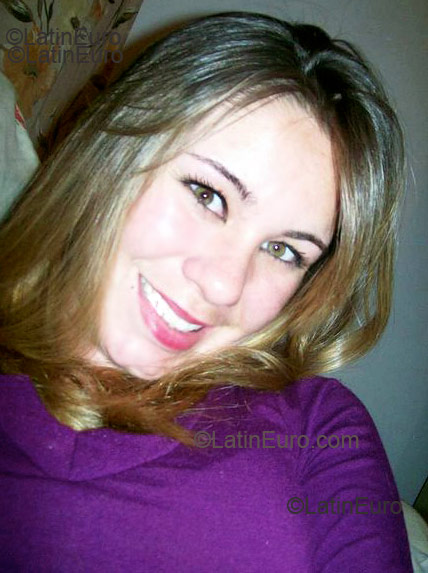 Date this pretty Brazil girl Simony from Barueri B1502