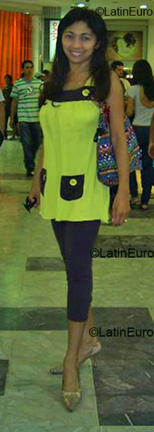 Date this happy Brazil girl Ana from Ananindeu B1506