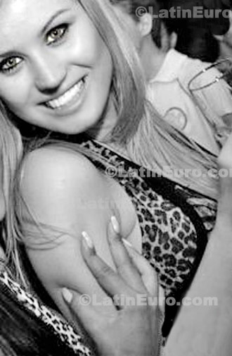 Date this nice looking Brazil girl Evelin from Curitiba B151