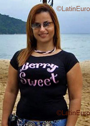 Date this voluptuous Brazil girl Luciane from Caraguatatuba B1568