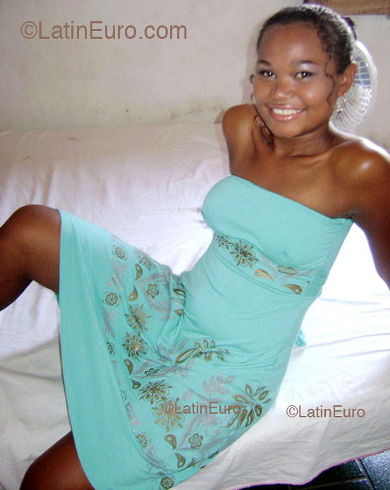 Date this good-looking Brazil girl Marcia from Caxias B1603