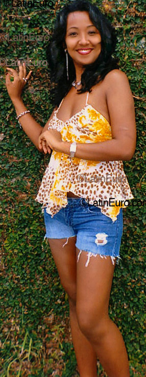 Date this tall Brazil girl Claudiney from Manaus B1628