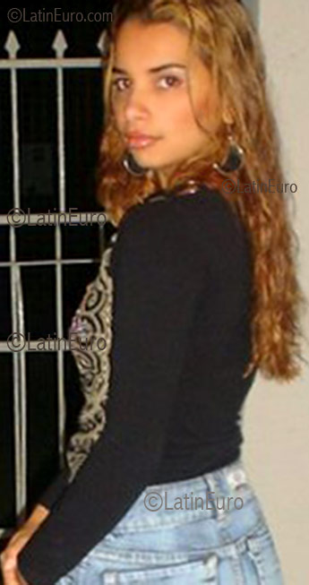 Date this pretty Brazil girl Sara from Vila Velha B1633