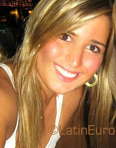 Date this good-looking Brazil girl Roberta from Campinas B1670