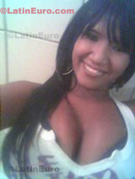 Date this happy Brazil girl Francislene from Petrolina B17