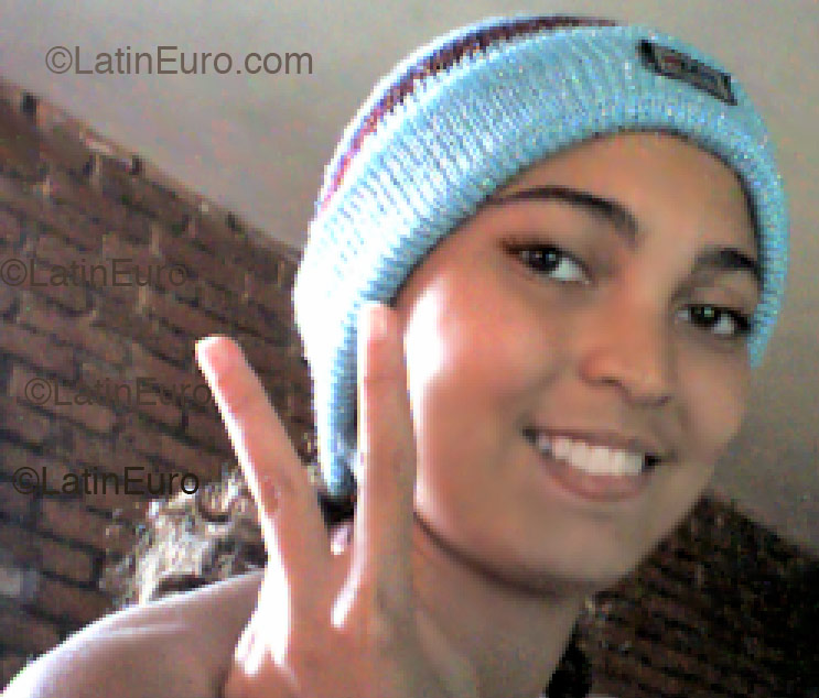 Date this georgeous Brazil girl Samanta from Sete Lagoas B1704