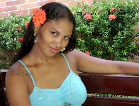 Date this happy Brazil girl Leticya from Fortaleza B1755