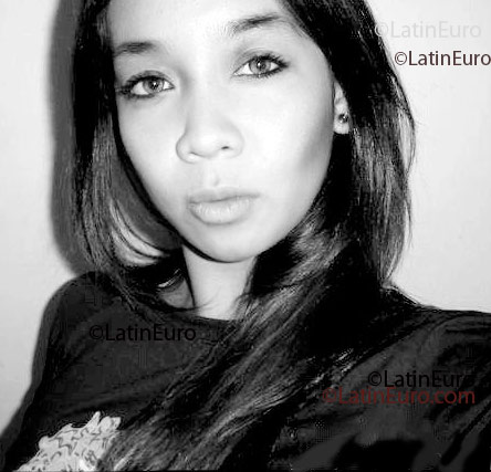 Date this funny Brazil girl Sathy from  B1819