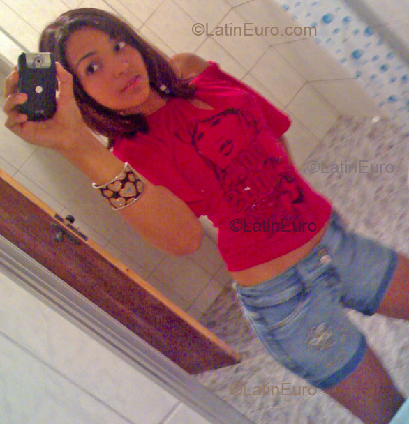 Date this delightful Brazil girl Carina from Guaruja B1837