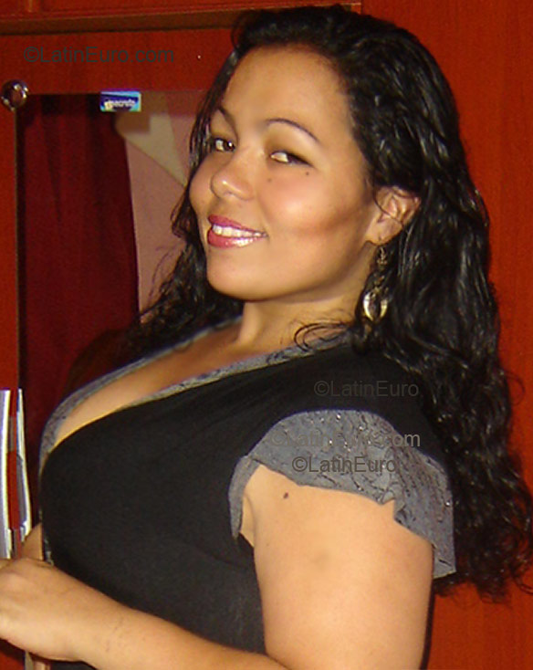 Date this fun Brazil girl Valeria from Sao Vicente B1844