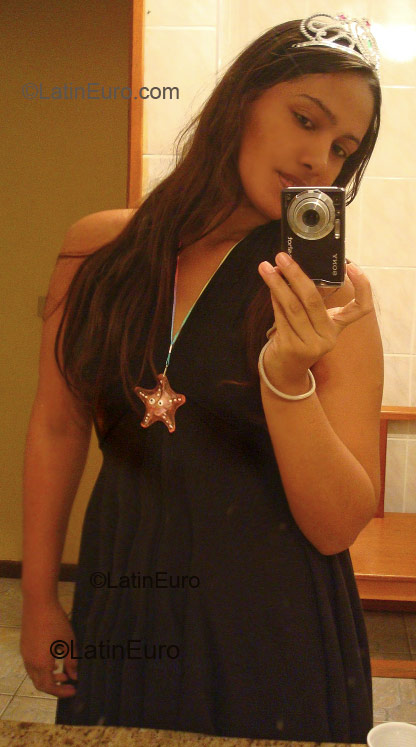 Date this sensual Brazil girl Kamilla from Maraba B1846