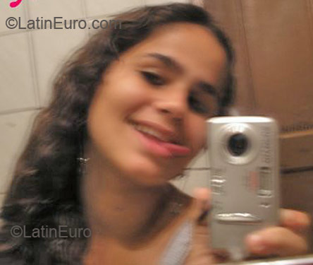 Date this cute Brazil girl Marcella from Vitoria B1861