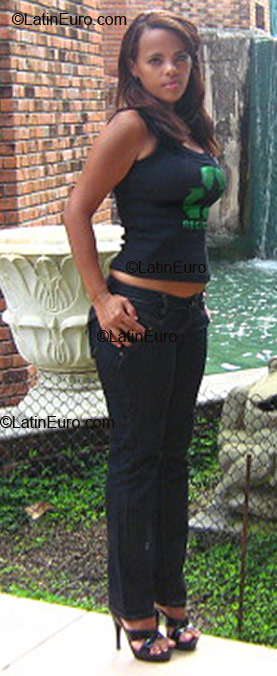 Date this lovely Brazil girl Alexandra from Recife B1866