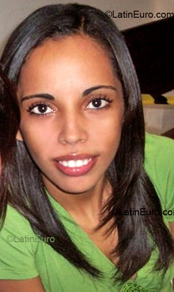 Date this good-looking Brazil girl Ana from Sao Goncalo B1957