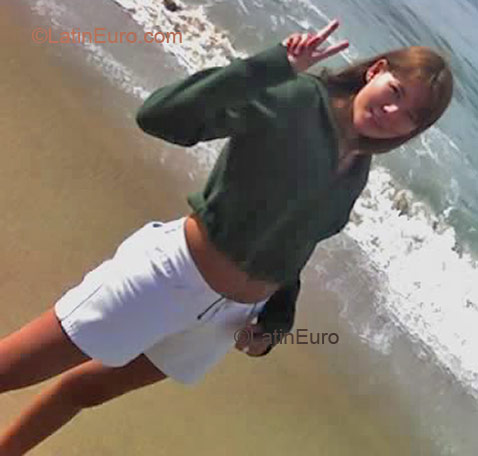 Date this funny Brazil girl Flaviane from  B1976