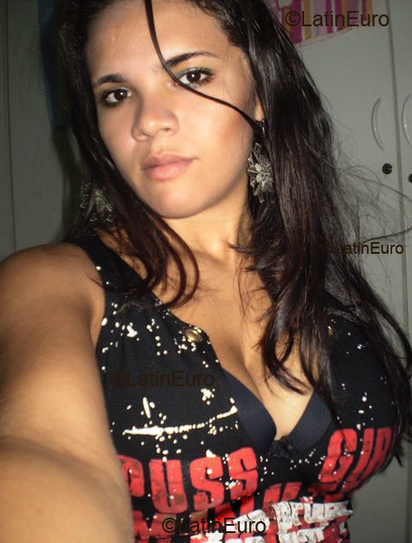 Date this foxy Brazil girl Cinthia from Fortaleza B1989