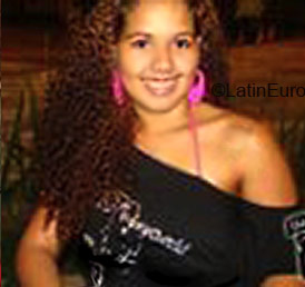 Date this attractive Brazil girl Laiz from Jaboatao B2009