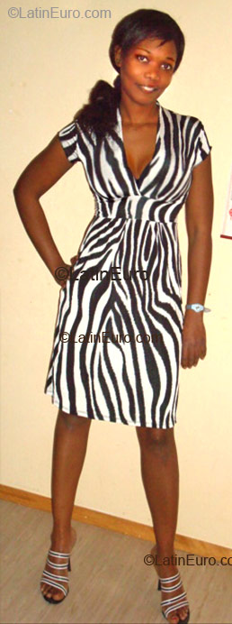 Date this exotic Brazil girl Lathifa from Munich B2017