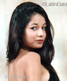 Date this sensual Brazil girl Elayne from  B2034