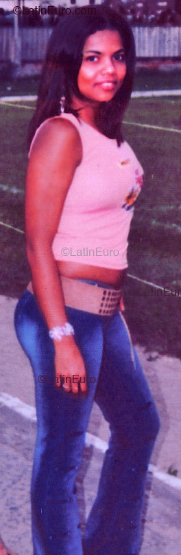 Date this exotic Brazil girl Smaily from  B2055