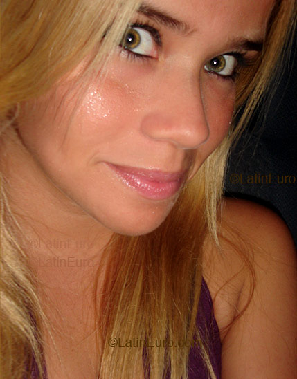 Date this delightful Brazil girl Fabiana from Rio de Janeiro B2118