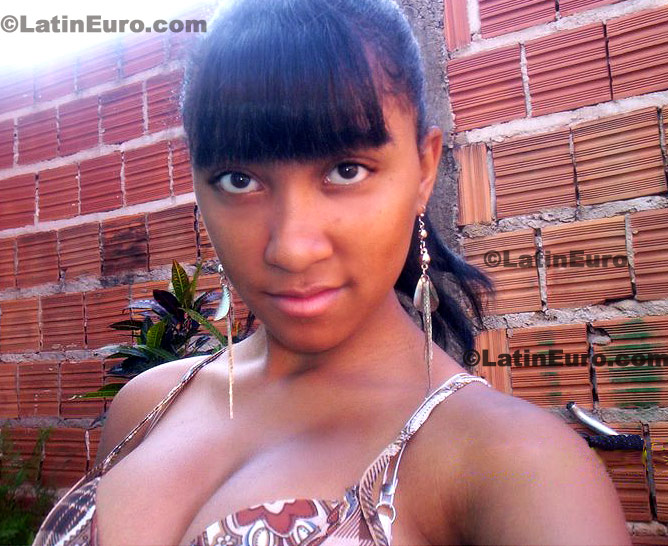 Date this stunning Brazil girl Joice from Ribeirao Preto B213