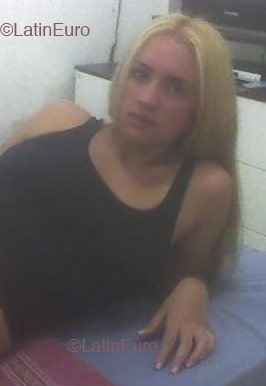Date this voluptuous Brazil girl Emily from Sao Paulo B2133