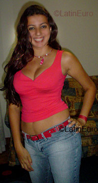 Date this sensual Brazil girl Alyne from Sao Jose dos Campos B2142