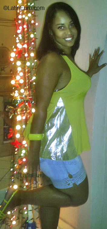 Date this funny Brazil girl Danielli from Rio de Janeiro B2148