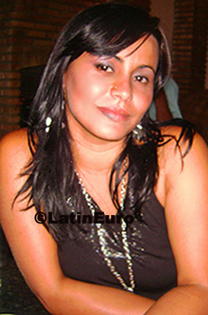 Date this good-looking Brazil girl Janine from Salvador BR3716