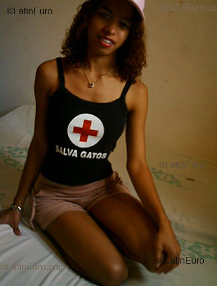 Date this pretty Brazil girl Susy from Rio de Janeiro B2168