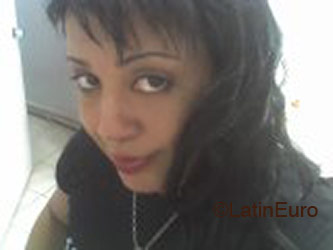 Date this happy Brazil girl Adriane from Goiania B2176
