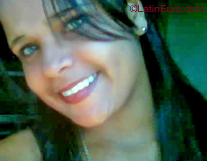 Date this lovely Brazil girl Cristal from Salvador B2187