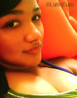 Date this nice looking Brazil girl Arilane from  B2213