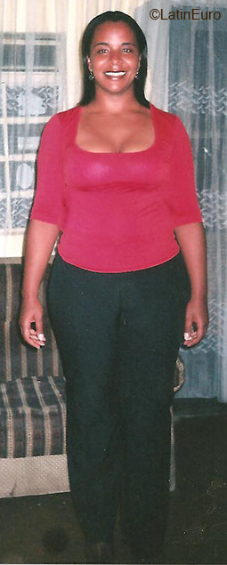 Date this voluptuous Brazil girl Patricia from  B2222