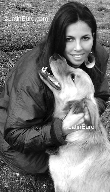 Date this young Brazil girl Priscila from Londrina B2252