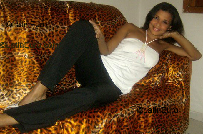 Date this pretty Brazil girl Edinalva from Rio de Janeiro B2270