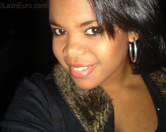Date this foxy Brazil girl Zambia from  B2277