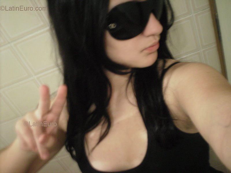 Date this athletic Brazil girl Flavia from SAO PAULO B2287